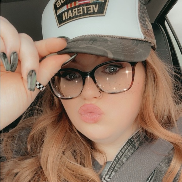 Meet your Posher, Leanna - Picture 1 of 1